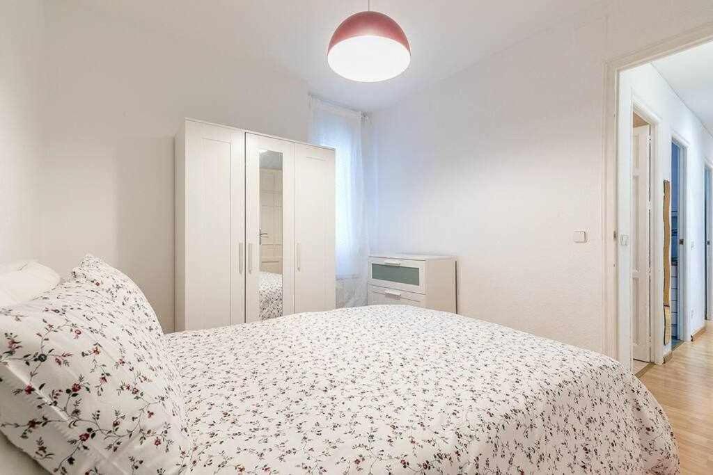 Agradable piso de dos habitaciones en Chamberí Madrid Exterior foto