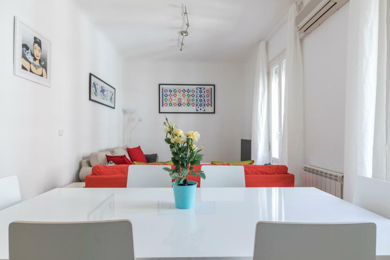 Agradable piso de dos habitaciones en Chamberí Madrid Exterior foto