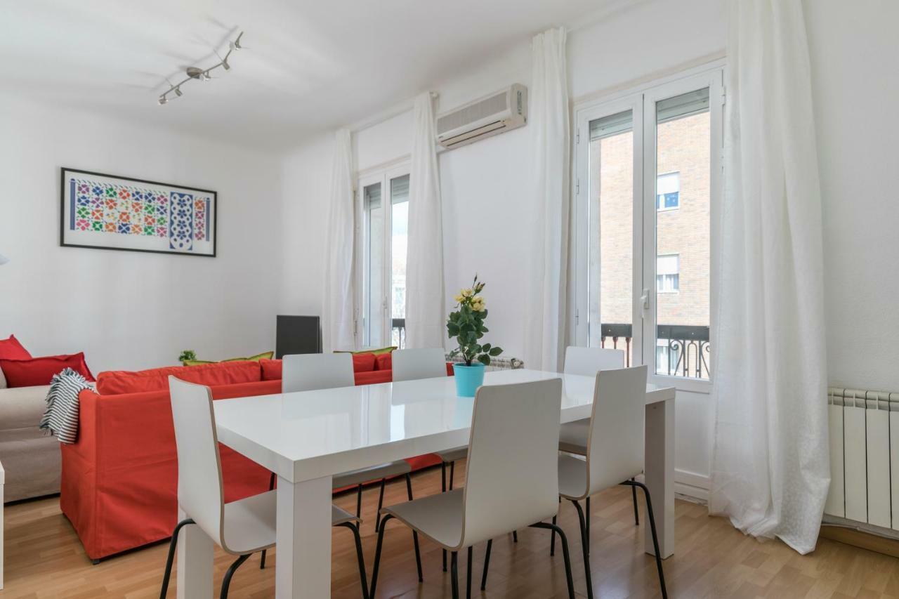 Agradable piso de dos habitaciones en Chamberí Madrid Exterior foto